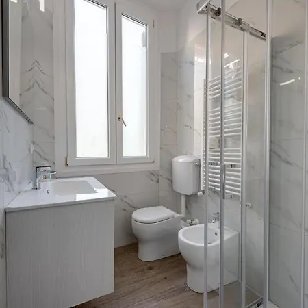 Guest house Due Torri 1 Luxury Palace- Bedinbolognacentro Bologna